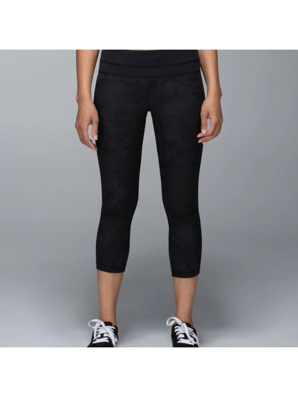 Lululemon Run: Inspire Crop II *All Luxtreme Savasana Camo 20cm New Blk